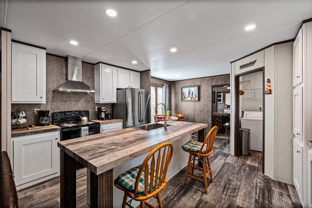 707 Sun Court, Granbury, TX 76049