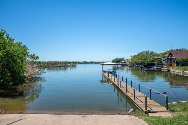 707 Sun Court, Granbury, TX 76049