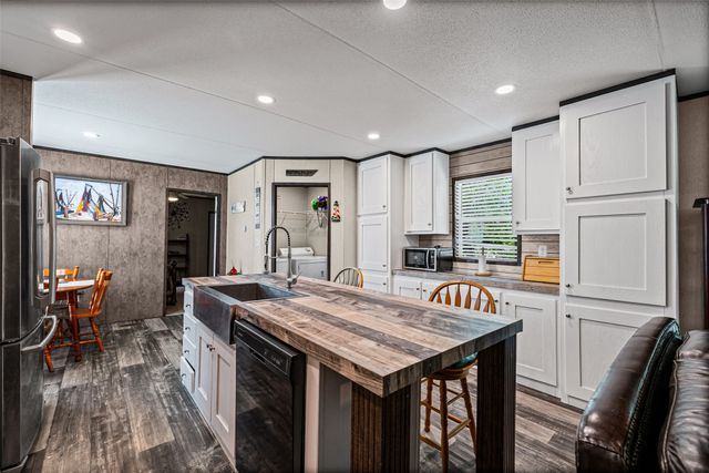 707 Sun Court, Granbury, TX 76049