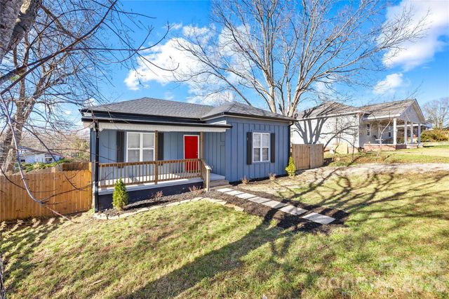 40 Holly Street, Great Falls, SC 29055