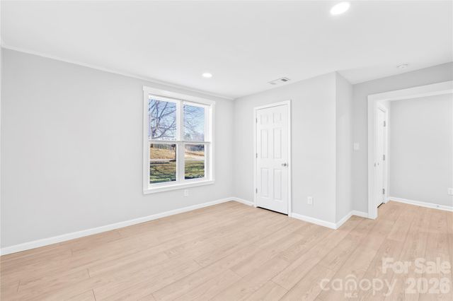 40 Holly Street, Great Falls, SC 29055