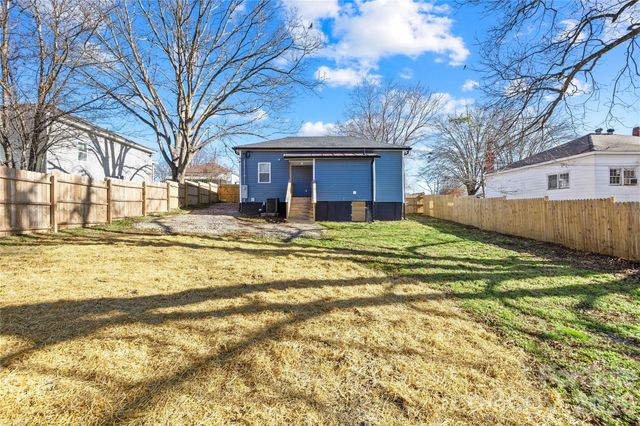 40 Holly Street, Great Falls, SC 29055