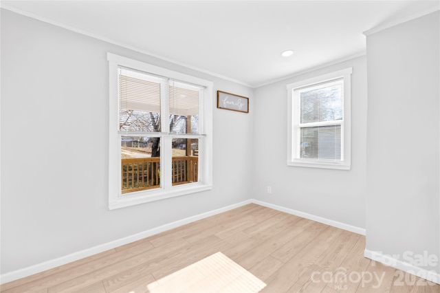 40 Holly Street, Great Falls, SC 29055