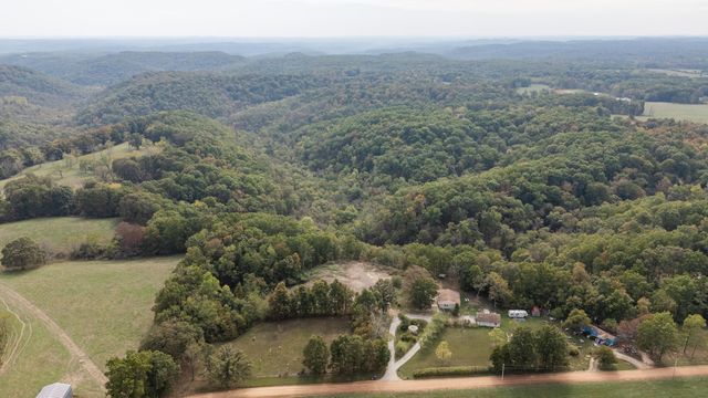 2658 Cedar Gap Road, Seymour, MO 65746