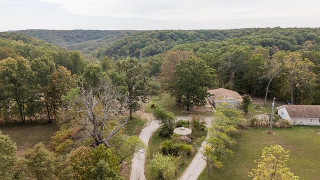 2658 Cedar Gap Road, Seymour, MO 65746