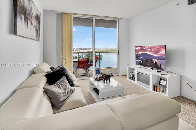 5091 NW 7th St 1001, Miami, FL 33126