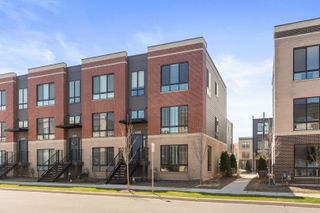 1269 Catalina Court, Schaumburg, IL 60173