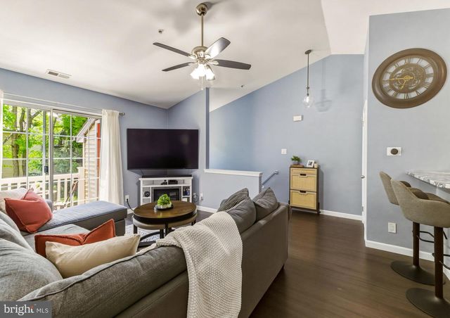 16 CRESTMONT DR, Mantua, NJ 08051