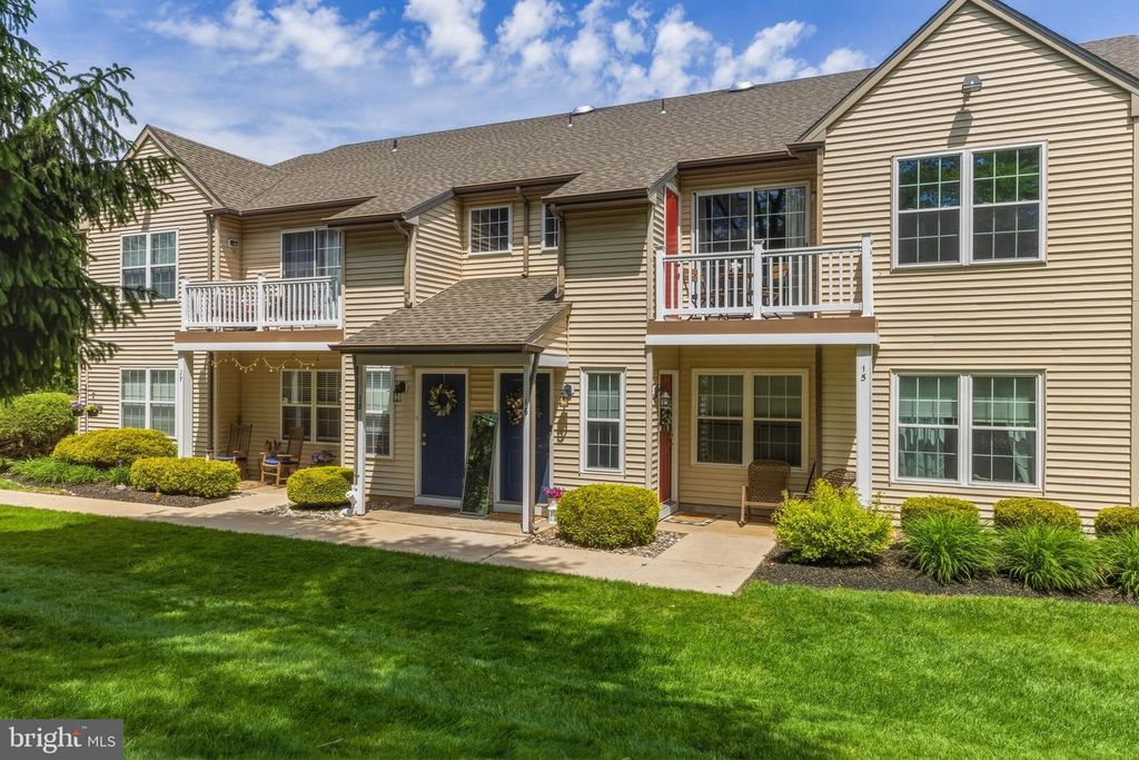 16 CRESTMONT DR, Mantua, NJ 08051