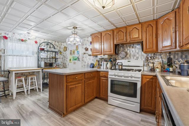 650 PINE ST, Bristol, PA 19007