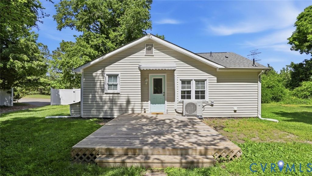 9261 Chester Rd, Chesterfield, VA 23237