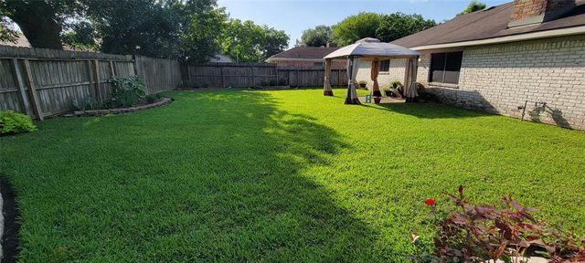 9922 Carlow Lane, La Porte, TX 77571