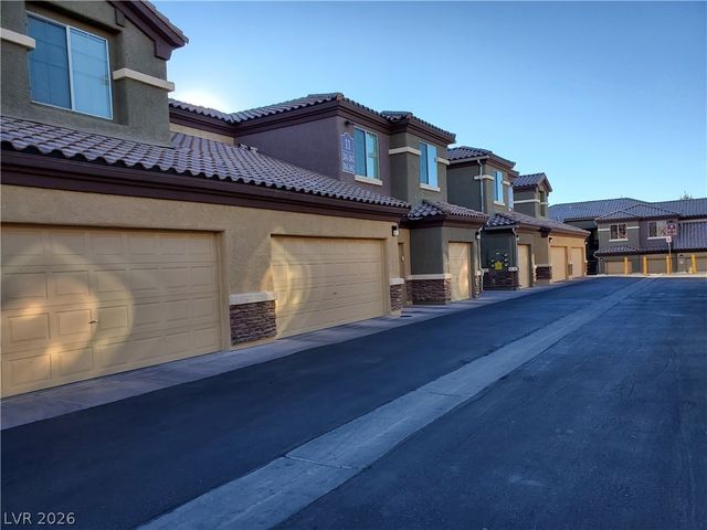 6868 Sky Pointe Drive 2040, Las Vegas, NV 89131