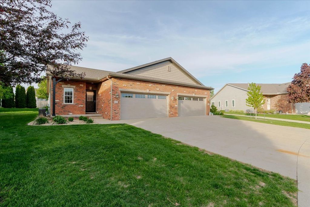 43 Yukon Circle, Bloomington, IL 61705