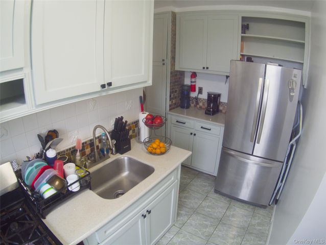 43 Bronx River Road 8P, Yonkers, NY 10704