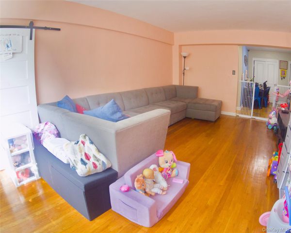43 Bronx River Road 8P, Yonkers, NY 10704
