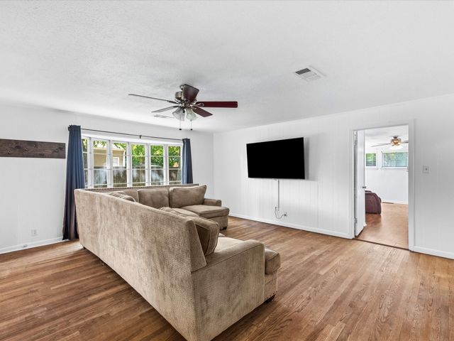 108 N Baker Street, Ferris, TX 75125