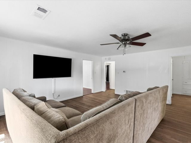 108 N Baker Street, Ferris, TX 75125