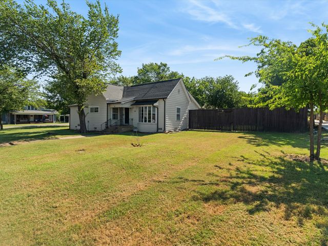 108 N Baker Street, Ferris, TX 75125