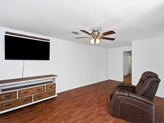 108 N Baker Street, Ferris, TX 75125