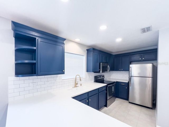 109 WOODKNOLL PLACE, Valrico, FL 33594