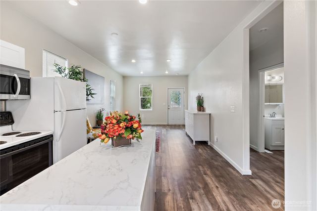 1521 E Spruce Street, Seattle, WA 98122