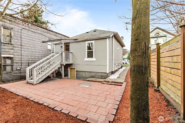 1521 E Spruce Street, Seattle, WA 98122