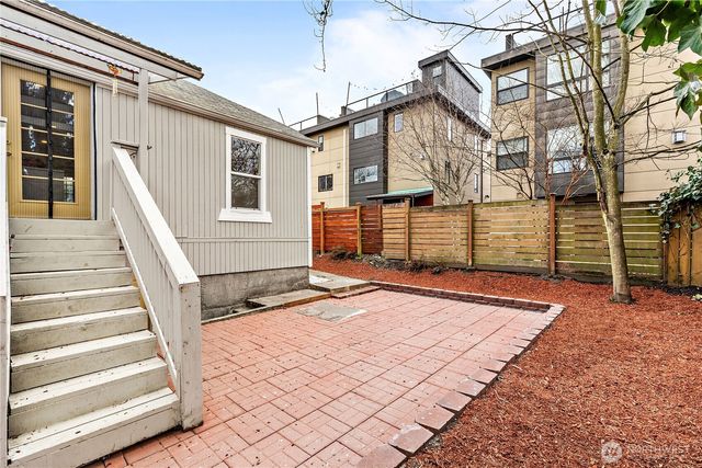 1521 E Spruce Street, Seattle, WA 98122
