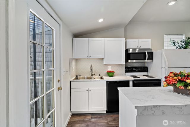 1521 E Spruce Street, Seattle, WA 98122