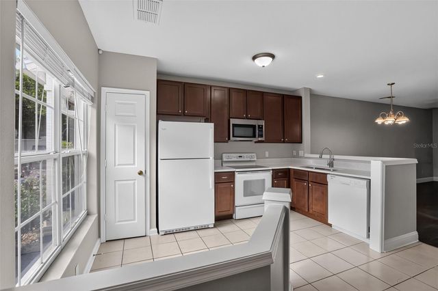 866 VINELAND PLACE, Lake Mary, FL 32746