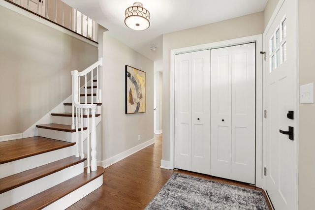 2302 Sudbury Lane, Geneva, IL 60134