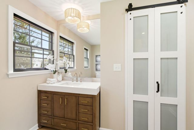 2302 Sudbury Lane, Geneva, IL 60134