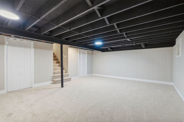 2302 Sudbury Lane, Geneva, IL 60134