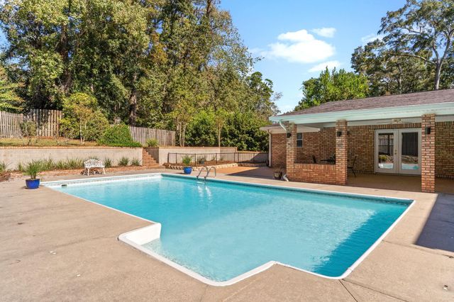 2510 ARMISTEAD Road, Tallahassee, FL 32308