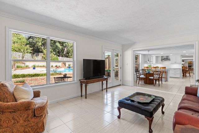 2510 ARMISTEAD Road, Tallahassee, FL 32308