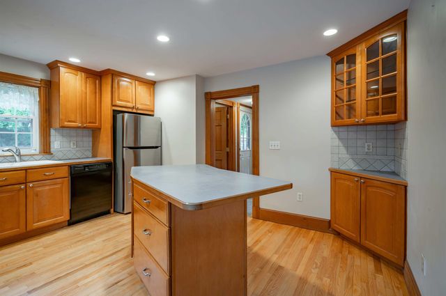 15 New Street, Nashua, NH 03060