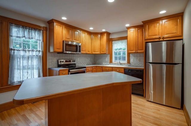 15 New Street, Nashua, NH 03060