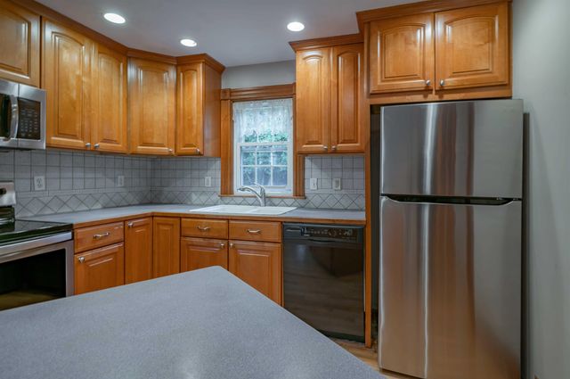 15 New Street, Nashua, NH 03060