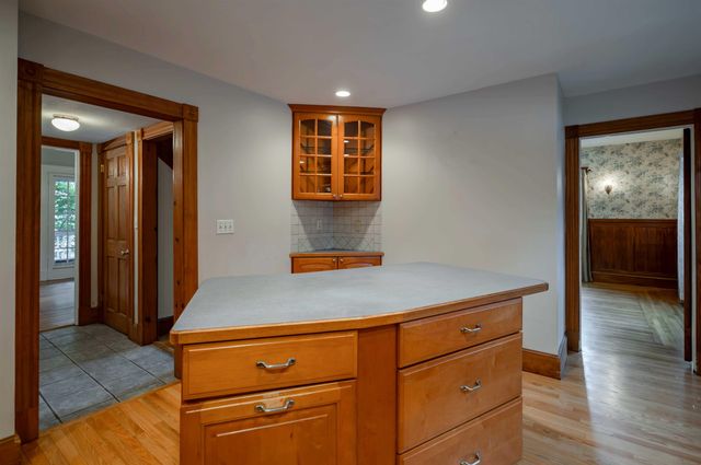 15 New Street, Nashua, NH 03060