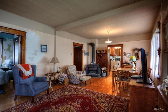 338 E Tamarack Street, Ironwood, MI 49938