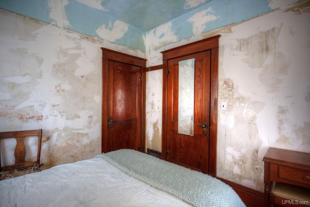 338 E Tamarack Street, Ironwood, MI 49938