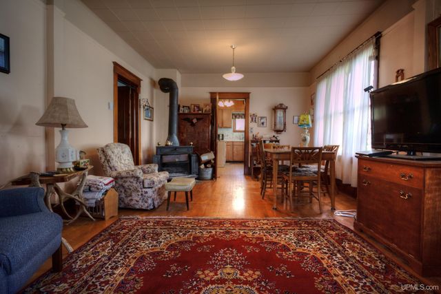 338 E Tamarack Street, Ironwood, MI 49938