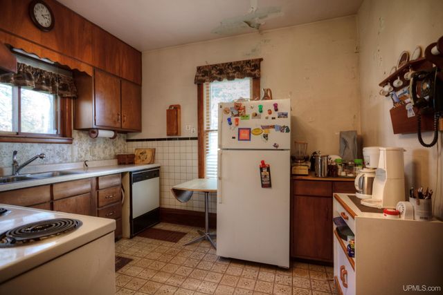 338 E Tamarack Street, Ironwood, MI 49938