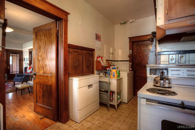 338 E Tamarack Street, Ironwood, MI 49938