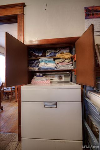 338 E Tamarack Street, Ironwood, MI 49938