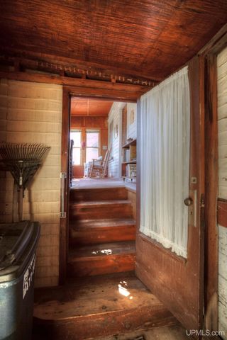 338 E Tamarack Street, Ironwood, MI 49938