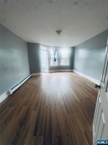 553-555 10th, Newark, NJ 07103