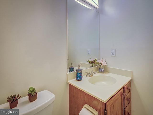 12140 SALEMTOWN DR, Woodbridge, VA 22192