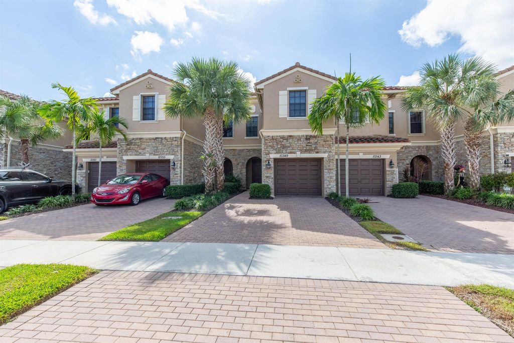 10349 Wellington Parc Drive, Wellington, FL 33449
