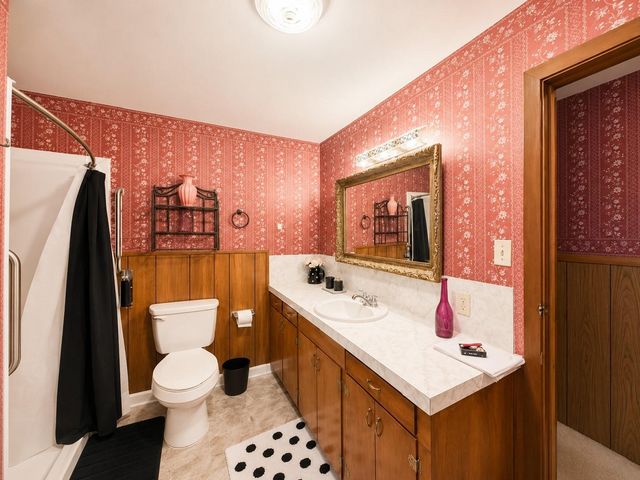 18 Hickory Court, Richwood, TX 77531